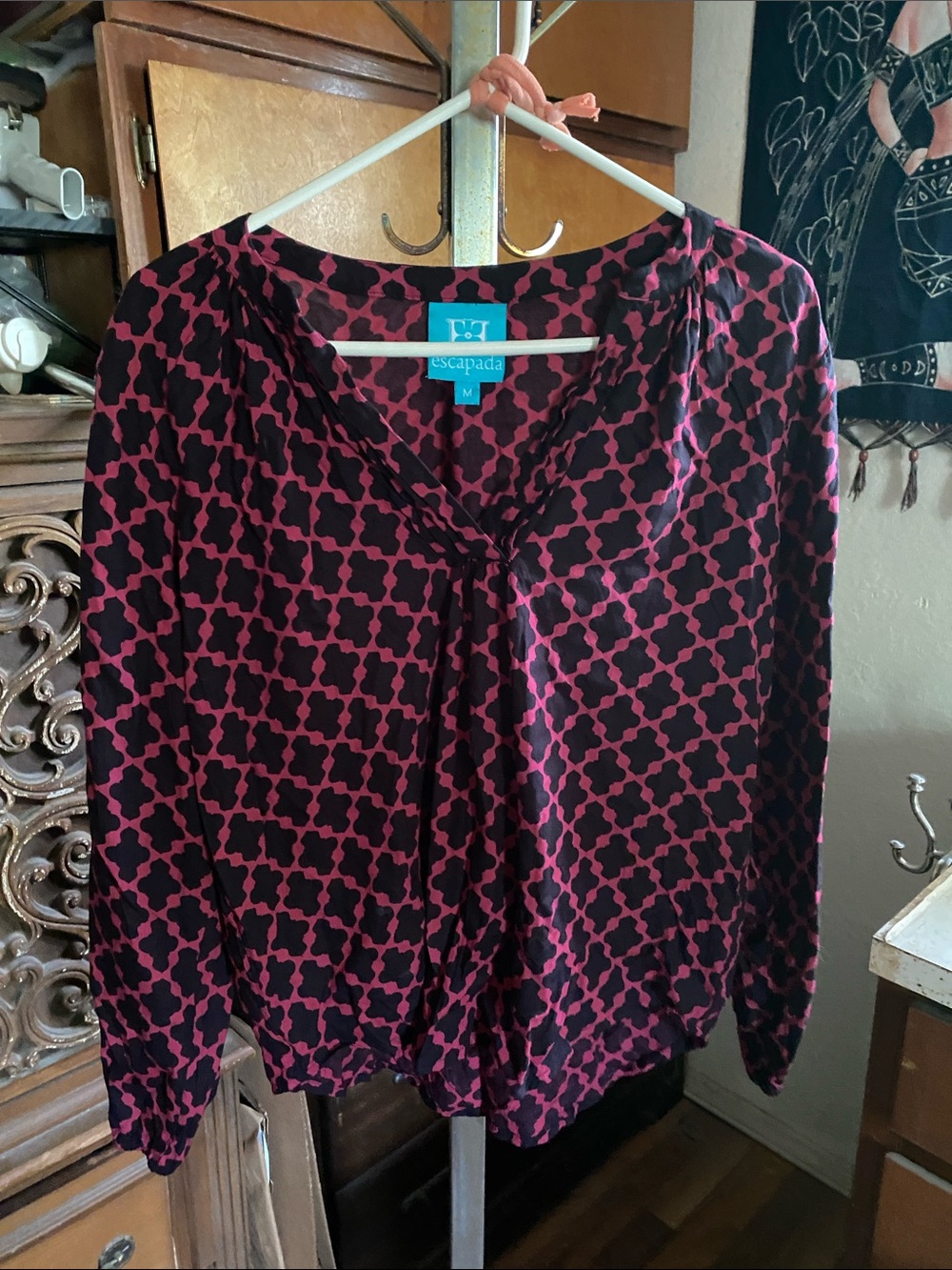 escapada Black and Magenta Patterned Long-Sleeve Blouse